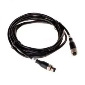 Cable negro con conectores en extremos