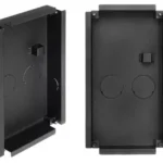 Caja negra con compartimentos interiores