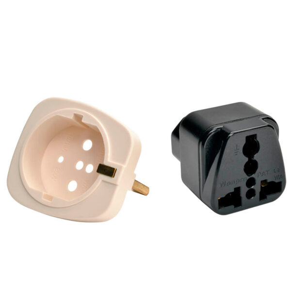 Adaptador de tomacorriente Tripp-Lite UNIPLUGINT, permite conexión a un IEC 320 C13 vista 3